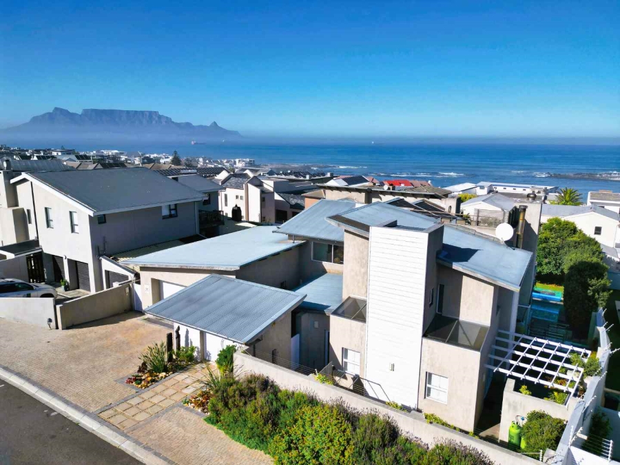 5 Bedroom Property for Sale in Bloubergstrand Western Cape